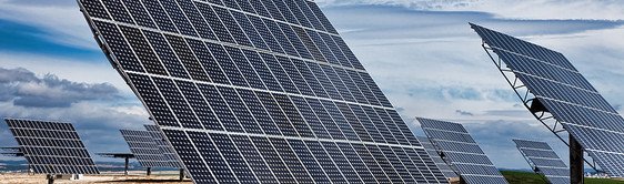 HDR全景光伏太阳能电池板提供替代绿色能源图片