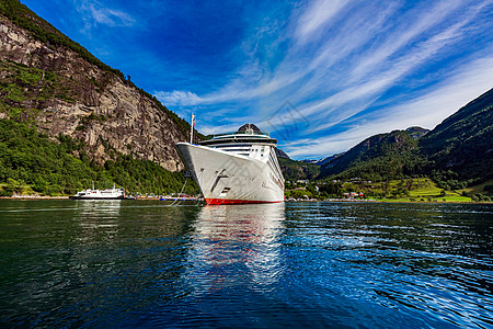 游轮,挪威吉兰格峡湾上的游轮峡湾图片