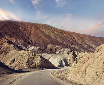沙漠道路,穿过死亡谷公园,加利福尼亚州,美国艺术家的驱动器图片