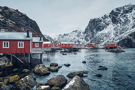 挪威峡湾的Nusfjord正宗传统渔村,冬季有传统的红色Rorbu房屋挪威洛福腾群岛挪威Nusfjord渔村图片