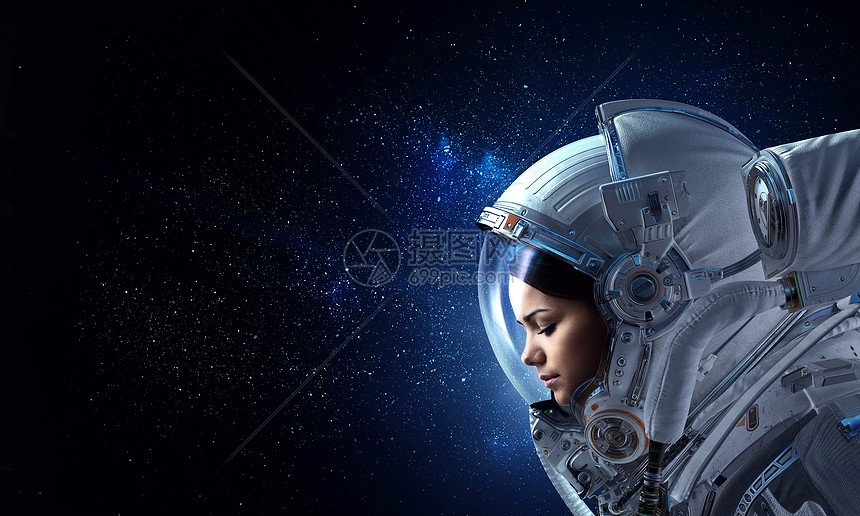 黑暗星空背景下女宇航员的简介穿着太空服的有魅力的女人高清图片下载 正版图片 摄图网
