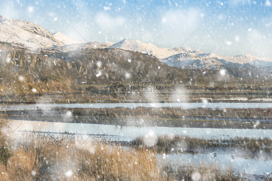 美丽的冬季景观形象雪登山其他山峰雪多尼亚公园大雪风暴图片