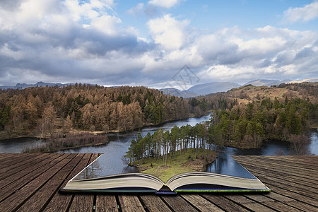 美丽的黄昏景观形象的塔恩豪尔斯英国湖区春天故事书页中出来图片