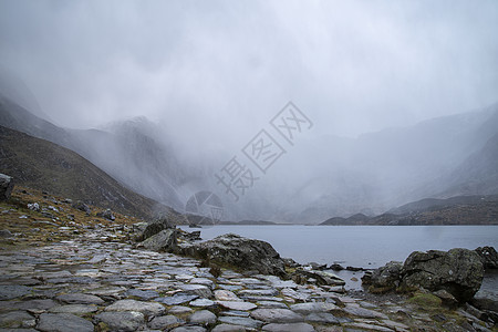 令人震惊的戏剧冬季景观图像的lynidwal白雪覆盖的Glyders山脉斯诺登尼亚图片