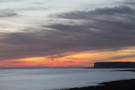 美丽的夏季景观日落图像七姐妹粉笔悬崖英国背景图片