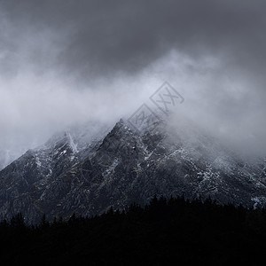 惊人的细节景观图像的雪帽笔YrOle文山雪冬风暴图片