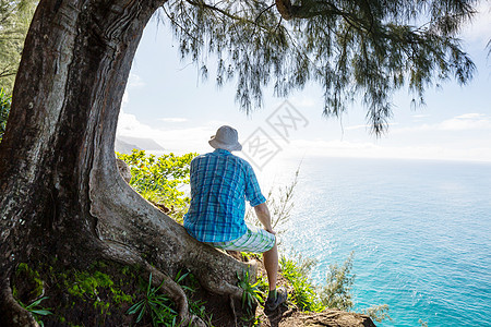 美丽的场景隧道海滩上的考艾岛,夏威夷,美国图片