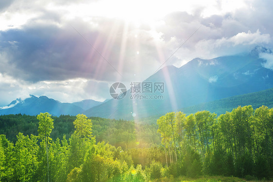 夏季加大落基山脉风景如画的山景图片