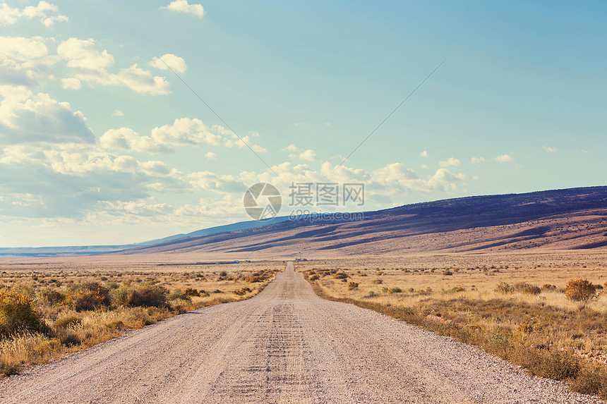 草原的道路荒芜的自然旅行背景高清图片下载 正版图片 摄图网 草原的道路荒芜的自然旅行背景高清图片下载 正版图片 摄图网