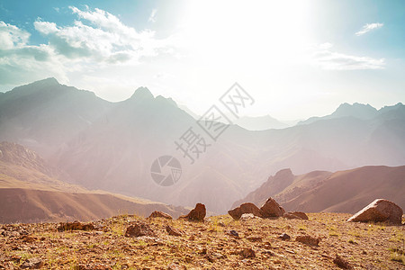 塔吉克斯坦范恩斯山的美丽景观图片