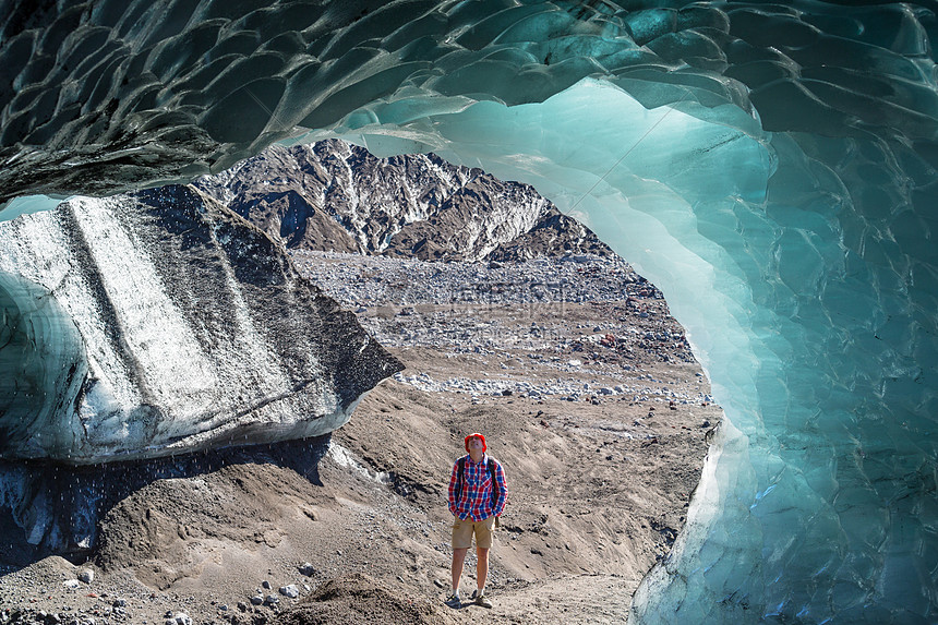 ‘~智利山脉冰川中的冰洞  ~’ 的图片