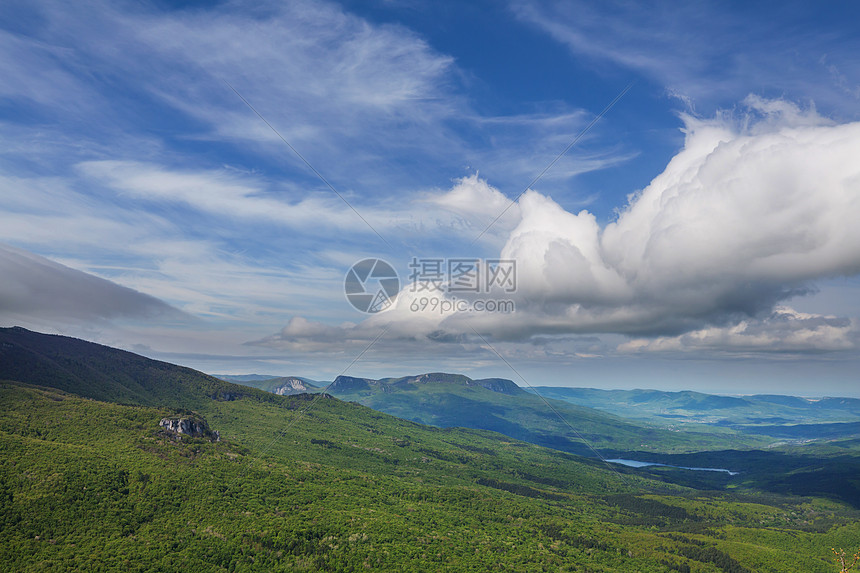 夏天的克里米亚山脉图片