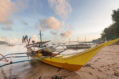 传统的菲律宾船海上,巴拉望岛,菲律宾图片
