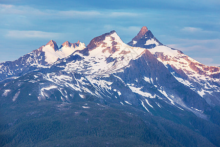 夏季加大落基山脉风景如画的山景图片