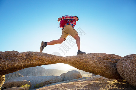 徒步旅行者阿拉巴马丘陵,加利福尼亚,美国背景图片