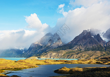 智利托雷斯德尔帕西公园美丽的山景世界著名的徒步旅行地区图片