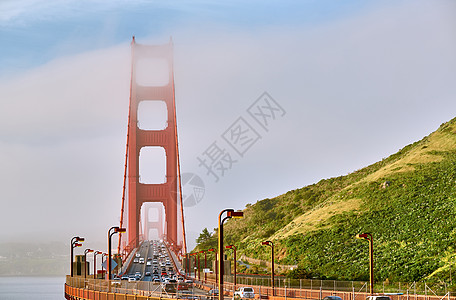 金门大桥视图雾晨,旧金山,加利福尼亚州,美国图片