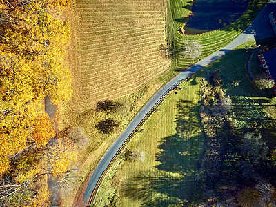 风景与农场秋天伍德斯托克,佛蒙特州,美国落新英格兰空中无人机图片