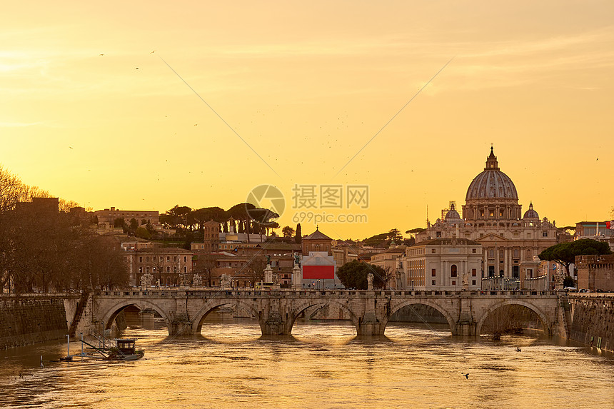 彼得大教堂提伯河,日落时河水很高彼得巴西利卡梵蒂冈,安杰洛桥罗马,意大利图片