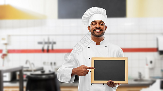 烹饪,职业人的快乐的印度男厨师TOK与空白黑板菜单餐厅厨房背景印度厨师,餐厅厨房用黑板图片