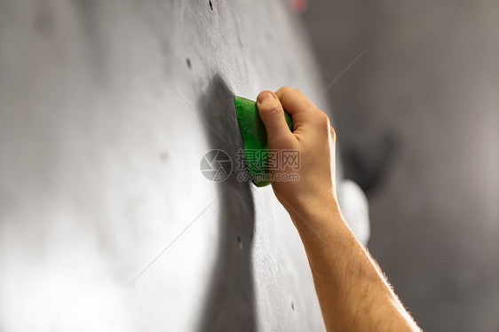 健身,极限运动,巨石,人健康的生活方式密切的男手握室内攀岩墙男手握室内攀岩墙上图片