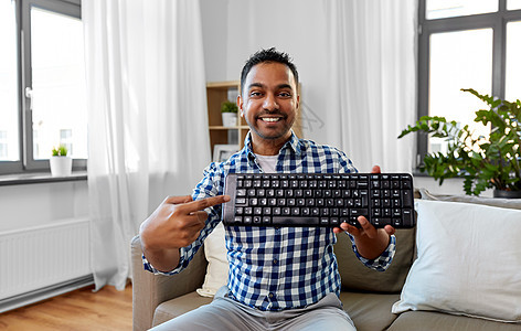 博客,视频博客人的印度男博客记录视频审查电脑键盘家里男博主,键盘视频博客家图片