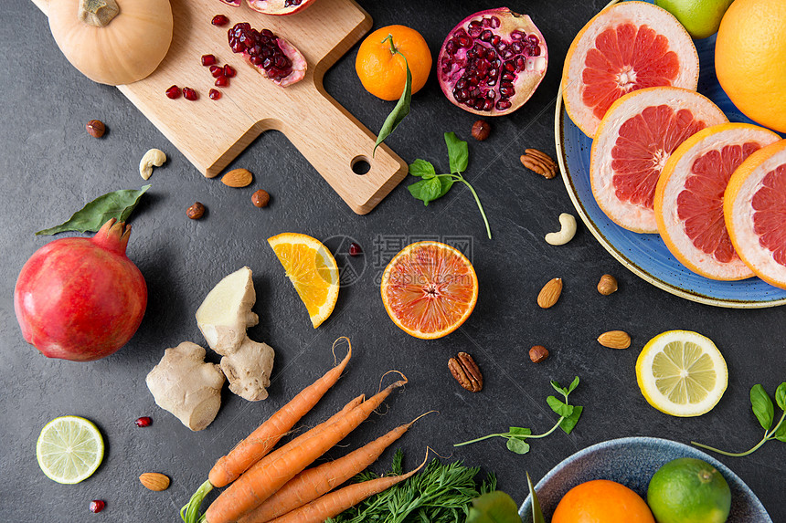 ‘~健康饮食,素食,饮食烹饪同的蔬菜水果石板桌上石板桌上同的蔬菜水果  ~’ 的图片