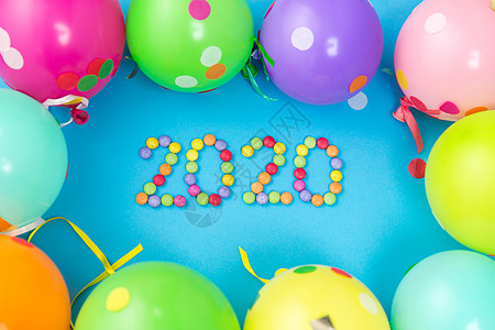 节日,庆祝装饰2020新派日期与彩色气球蓝色背景新2020派日期与气球背景图片