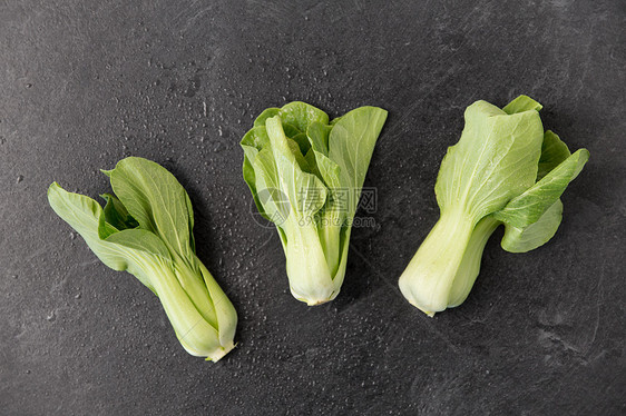 蔬菜,食物烹饪石板石背景上特写Bokchoy大白菜石板背景上Bokchoy卷心菜图片