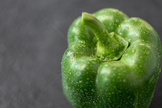 蔬菜,食物烹饪石板椒石板石背景石板石背景上青椒图片