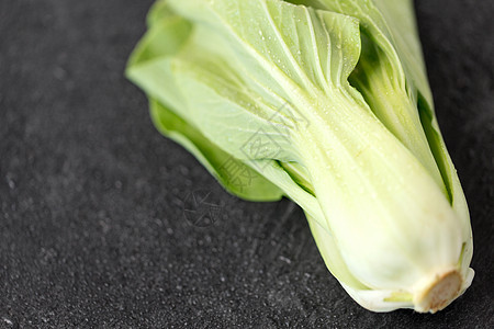 蔬菜,食物烹饪石板石背景上特写Bokchoy大白菜石板背景上Bokchoy卷心菜图片