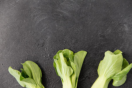 蔬菜,食物烹饪石板石背景上特写Bokchoy大白菜石板背景上Bokchoy卷心菜图片