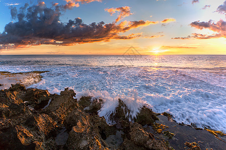 日落科奥利纳海滩公园,瓦胡岛,夏威夷,美国科奥利纳海滩公园日落夏威夷图片