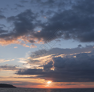 日落海上巴尔蒂卡图片