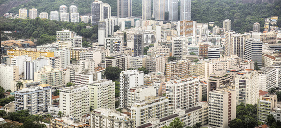 里约热内卢,巴西穿过海湾的城市景色图片