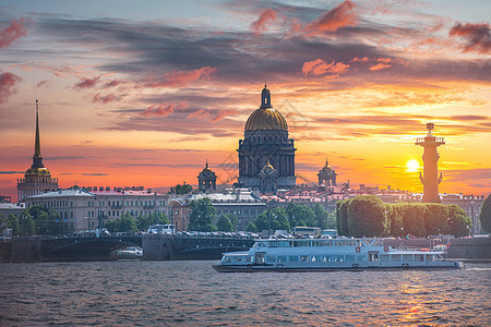 涅瓦河看彼得堡图片