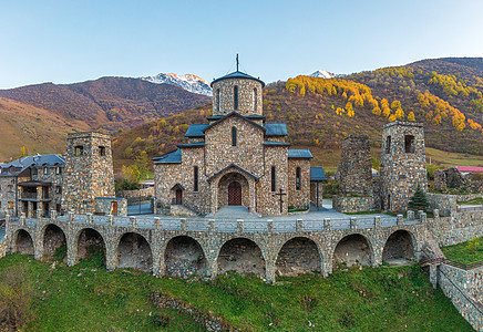 北奥塞蒂亚的费格登修道院高加索山脉图片