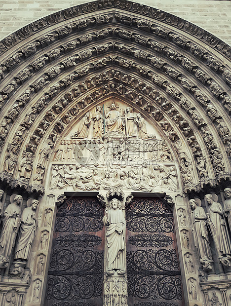 法国巴黎母院门口雕刻了最后次判决的鼓图片
