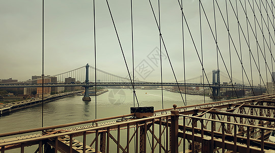 布鲁克林大桥纽约哈德逊河上的曼哈顿大桥图片