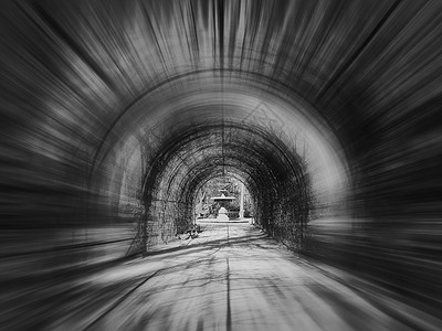 抽象的黑白场景,运动模糊效应,斯特拉斯堡的Orangerie公园的隧道小巷,法国图片