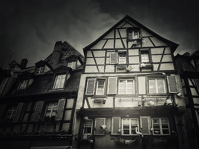 法赫沃克木材框架房子科尔马市,法国,阿尔萨斯传统建筑中世纪家居立,历史小镇美丽的黑白复古场景图片