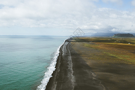 黑沙滩冰岛图片