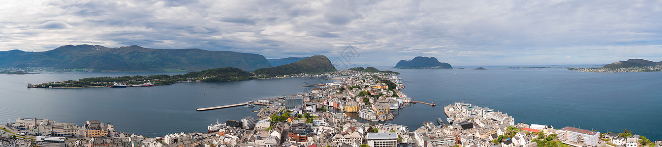 阿克斯拉阿尔松德市,挪威航空镜头它个海港,以其集中的新艺术建筑而闻名图片