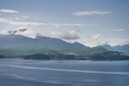 来自美国阿拉斯加州霍纳冰海峡点的风景冰冷的海峡点,Hoonah,阿拉斯加,美国图片