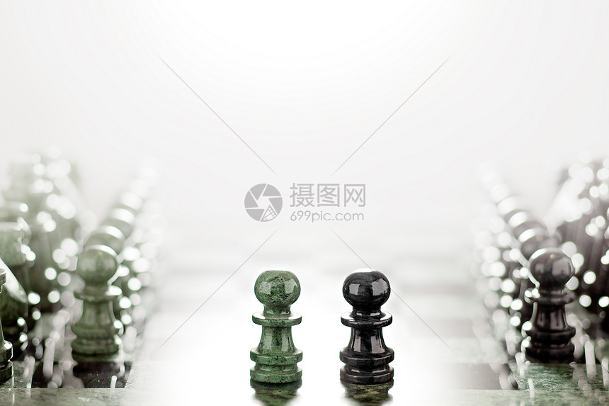 步两个棋子董事会中间反图片