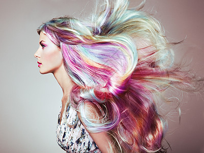 美丽的时尚模特女孩,五颜六色的染发化妆发型完美的女孩完美健康染发的模特彩虹发型图片