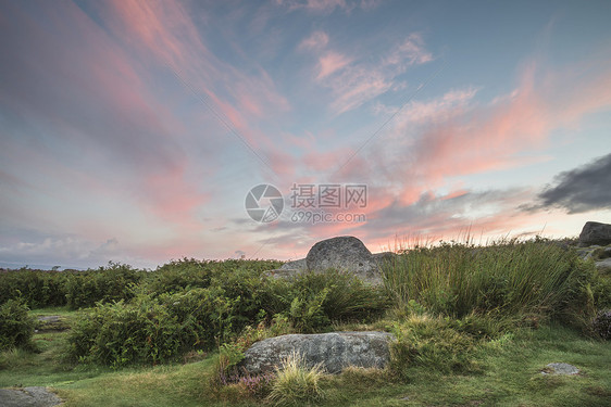 美丽的黎明日出景观形象的希格托夏季英国的高峰地区图片