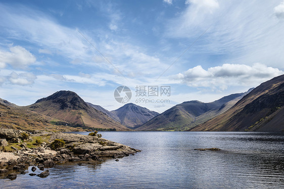 多彩的湖区山脉景观反映静拉风景湖区山脉景观反映静水湖中图片