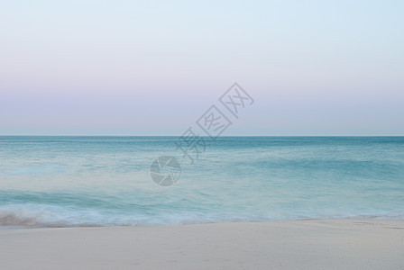 令人惊叹的日落景观图像的波思库诺海滩南科尔美丽的日落景观图像的波思库诺海滩南康沃尔海岸英国图片