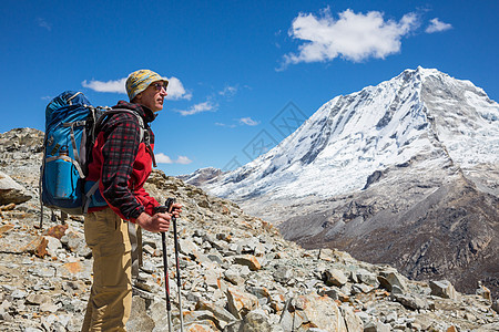 秘鲁科迪勒拉山的徒步旅行场景图片